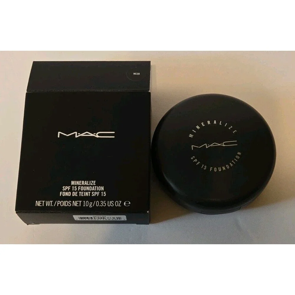 MAC Mineralize Foundation SPF 15 Compact NC30 NC 30, New in Box